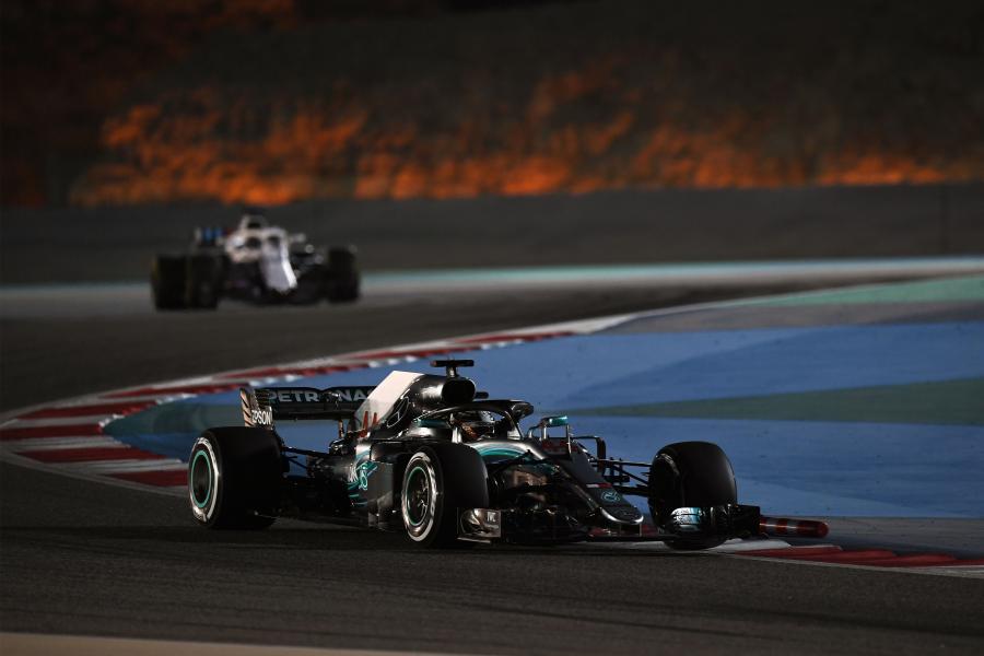  Mercedes-AMG F1 W09 EQ Power+ 2018 года  (фото 21 из 36)